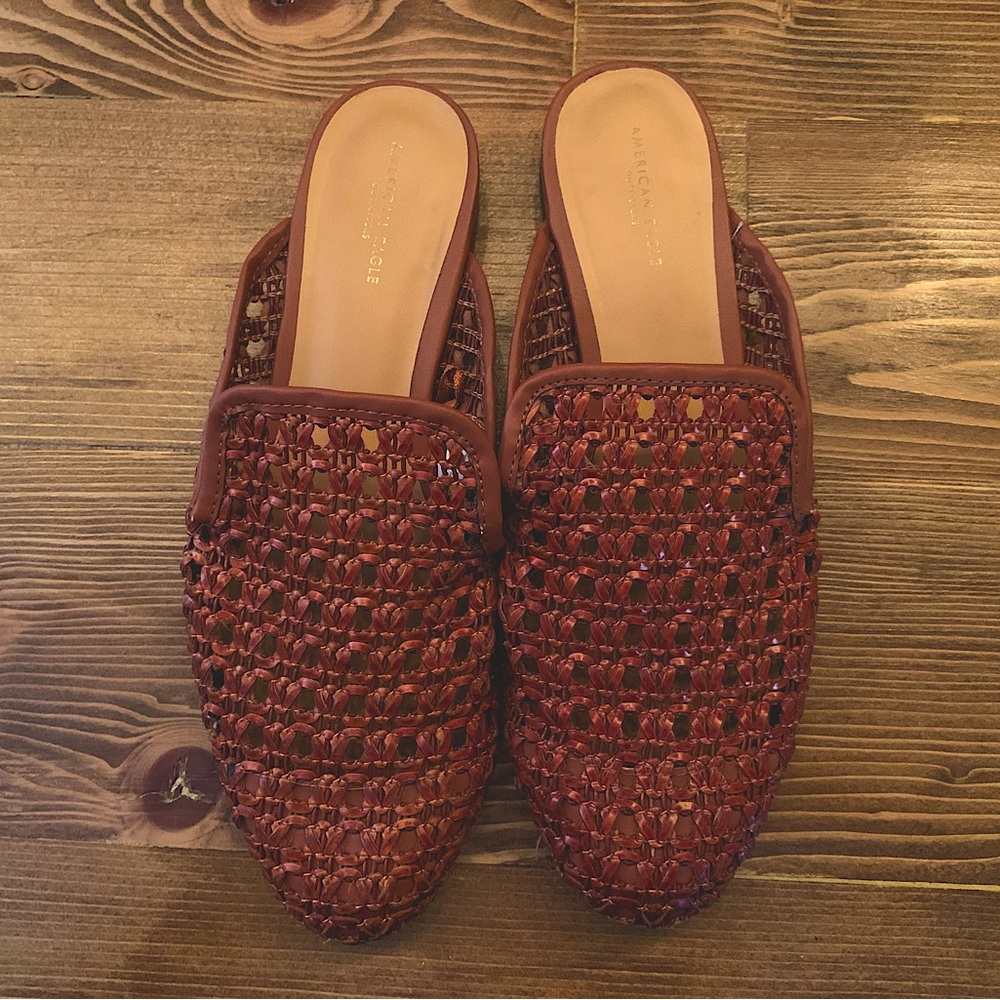 Weaved Mule-style Shoe